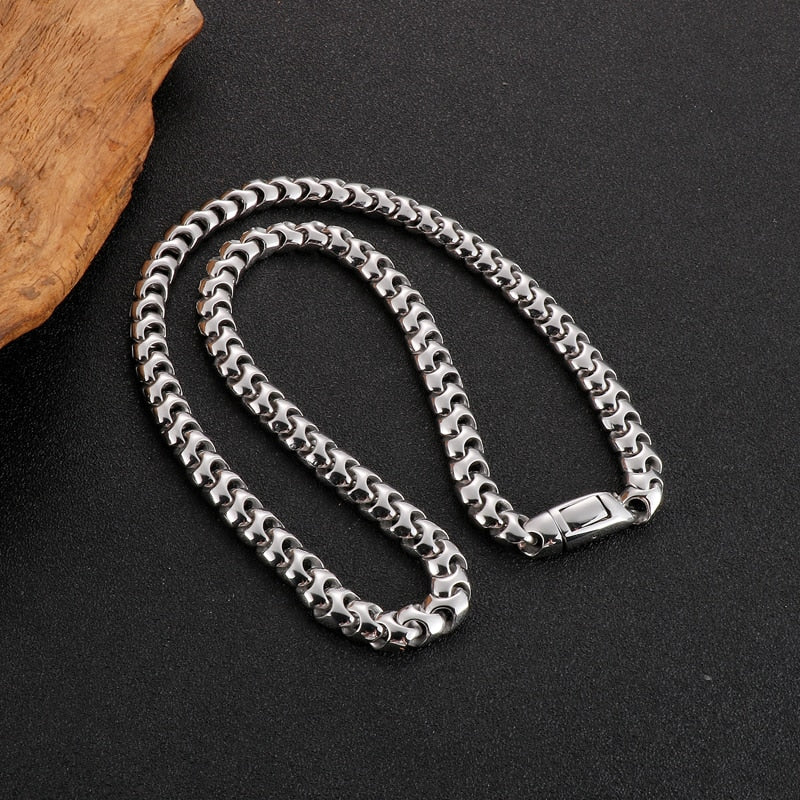 Futurist Choker Chain Necklace