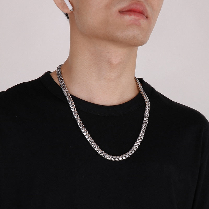 Futurist Choker Chain Necklace